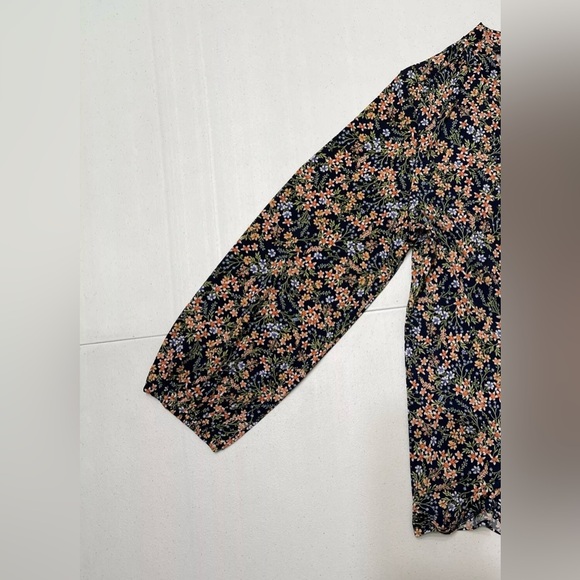 Vince Camuto Women’s Navy Blue Floral Print 3/4 Sleeve V-Neck Relaxed Blouse s M - Picture 9 of 11